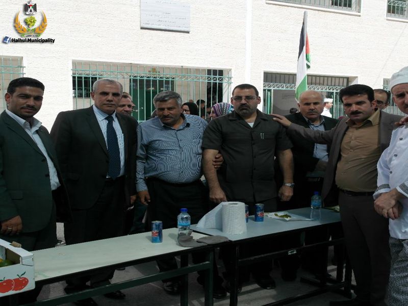 بلدية حلحول تشارك في اليوم المفتوح في مدرسة صلاح الدين