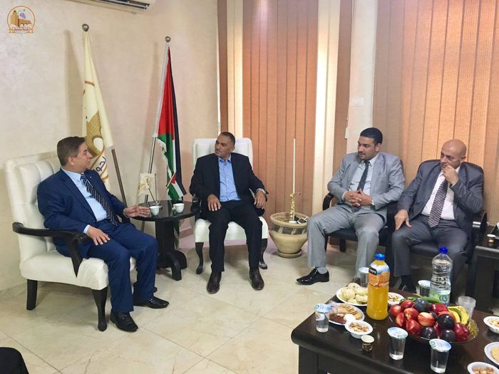 في ثاني أيام عيد الفطر.. بلدية حلحول تستقبل معالي وزير الصحة د. جواد عواد