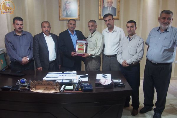 بلدية حلحول تستقبل وفدي مديرية الأوقاف والدفاع المدني