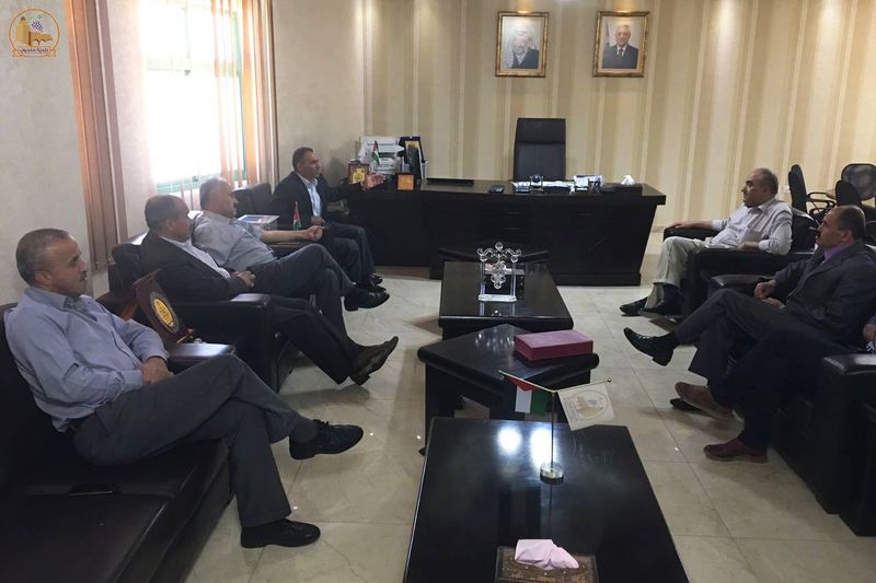 بلدية حلحول تستقبل وفدي مديريتي صحة وتربية شمال الخليل