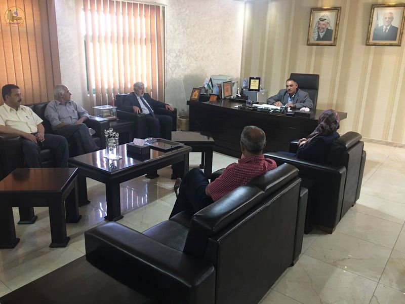 بلدية حلحول تستقبل معالي وزير الزراعة