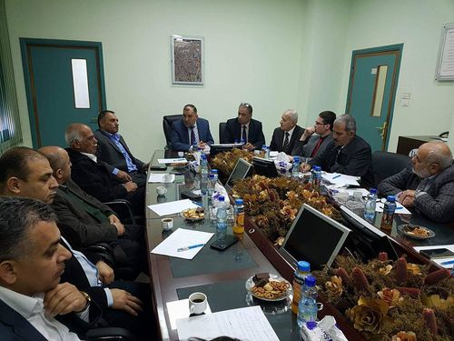بلدية حلحول وبلدية الخليل تناقشان آليات حل بعض القضايا الخاصة بشبكة الكهرباء