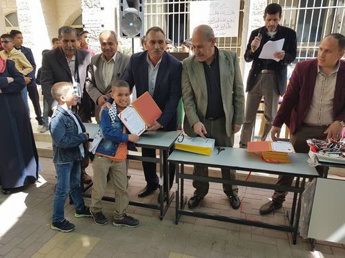 بلدية حلحول تشارك في إحياء فعاليات اليوم المفتوح وإحياء ذكرى يوم الأسير الفلسطيني في عدد من مدارس المدينة
