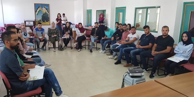 بلدية حلحول تستضيف برنامج تدريبي لعدد من اعضاء المجالس الشبابية في محافظة الخليل