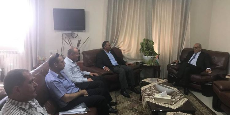 وزير النقل والمواصلات يستقبل وفد بلديه حلحول