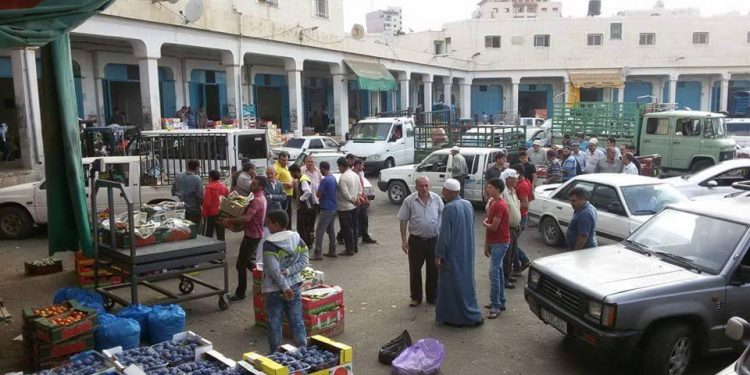 سوق حلحول المركزي للخضار والفواكه