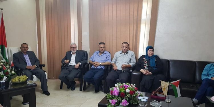 بلدية حلحول تستقبل وفدا من وزارة النقل والمواصلات