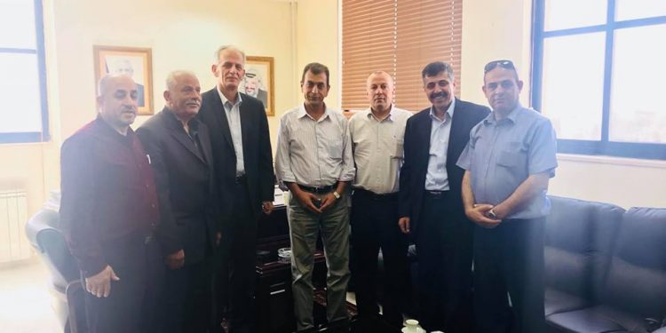 بلدية حلحول تلتقي بوكيل وزارة الاشغال