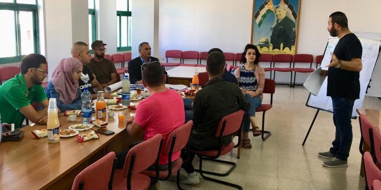 بلدية حلحول تستضيف جلسة ارشاد لمجلس شبابي حلحول