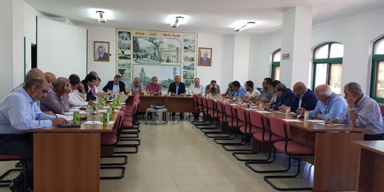 بلدية حلحول تعقد اجتماعاً لمناقشة مخطط التنظيم الهيكلي لمدينة حلحول