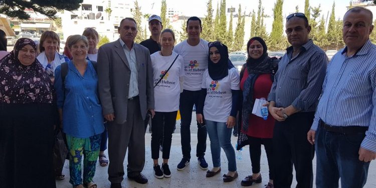 بلدية حلحول تحيي فعاليات الحملة الوطنية للنظافة في مدينة حلحول