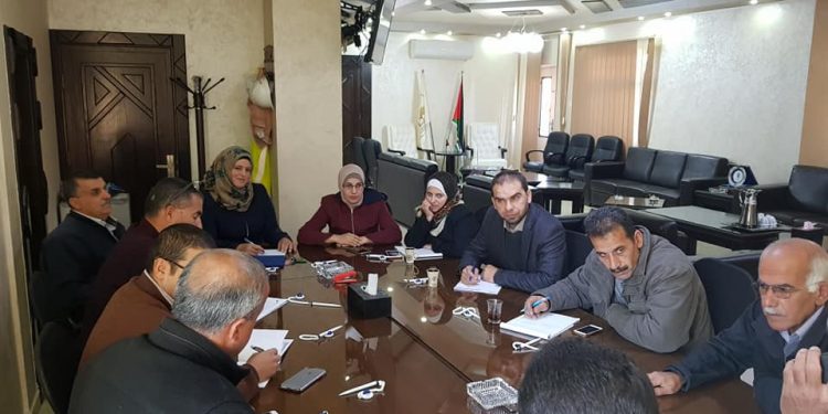بلدية حلحول تعقد اجتماعا داخليا للأقسام والدوائر