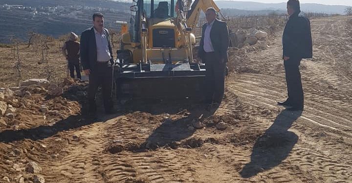 بلدية حلحول تتفقد سير المشاريع في مدينة حلحول