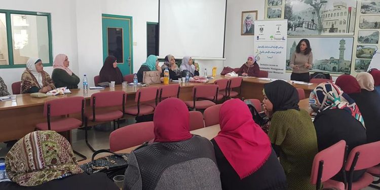 بلدية حلحول تستضيف ورشة عمل ضمن برنامج الادارة المستدامة والوصول الشامل لمصادر الارض والمياه (بيدر)