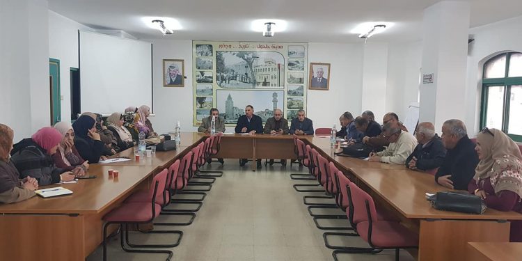 بلدية حلحول تستضيف ورشة عمل “ الاستعداد لحالات الطوارئ في مدارس المدينة “