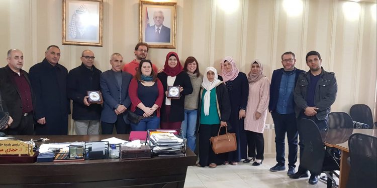 بلدية حلحول تسقبل وفدا” من الاغاثة الزراعية و خبراء في العمل التعاوني من مقاطعة فالنسيا