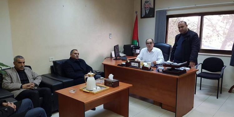 بلدية حلحول تلتقي مدير عام الشؤون المالية والادارية في سلطة المياه الفلسطينية
