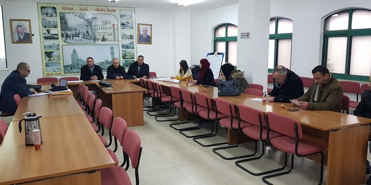 بلدية حلحول تستضيف اجتماع اللجان القطاعية للخطة الإستراتيجية على مستوى المحافظة