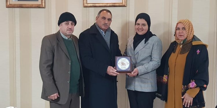 بلدية حلحول تكرم الفنانة التشكيلية رجاء بربراوي