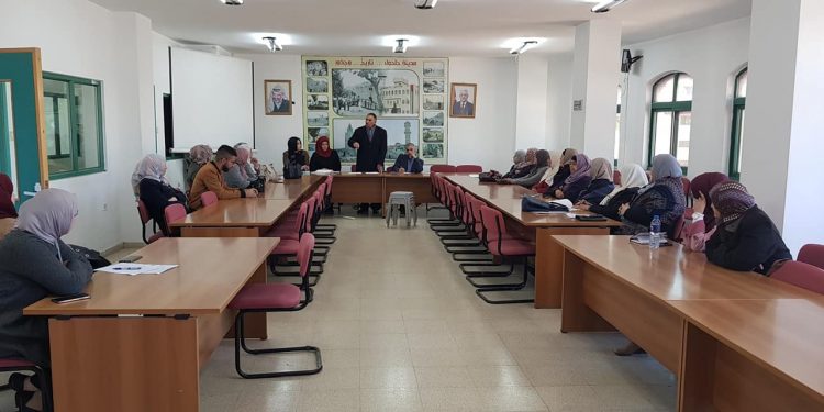 بلدية حلحول تستضيف ورشة عمل ضمن مشروع ” مشروعك “