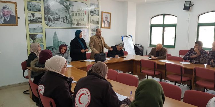 بلدية حلحول وبالتعاون مع مؤسسة مفتاح لحل الصراع تنفذ لقاء جماهيري حول المشاركة السياسية الفاعلة للشباب والنساء