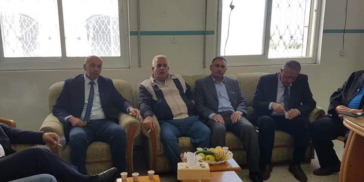 بلدية حلحول تشارك في لقاء مع محافظ محافظة الخليل