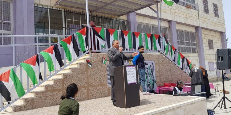 بلدية حلحول تشارك في فعاليات اليوم المفتوح في عدد من مدارس المدينة