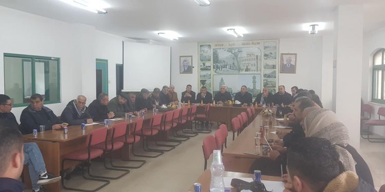 بلدية حلحول تستضيف اجتماع لجنة المرور في المدينة