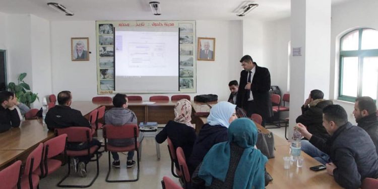 بلدية حلحول تستضيف ورشة تدريبية لمجلس اللقضاء الاعلى