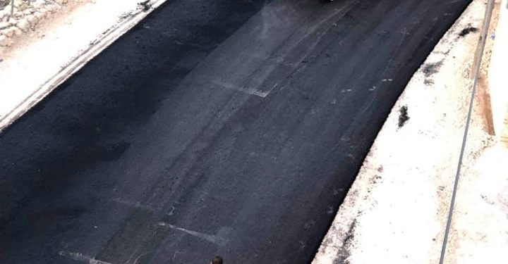 بلدية حلحول تنهي تعبيد شارع خربة اصحا ديوان اسبيتان