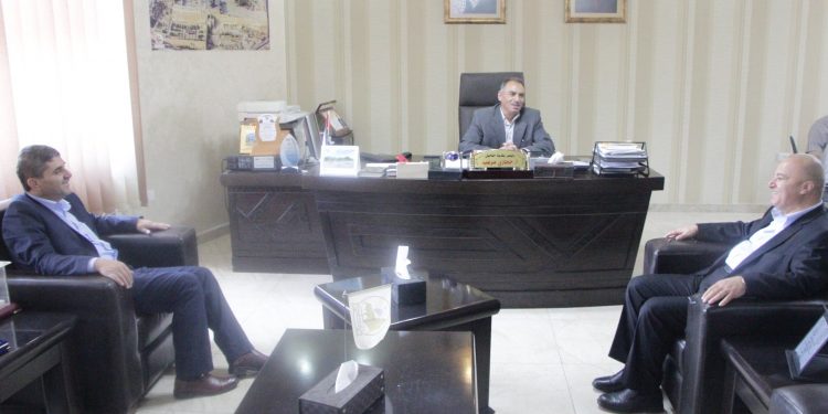 بلدية حلحول تستقبل رئيس رابطة اهالي حلحول في الاردن والعقيد عادل علان
