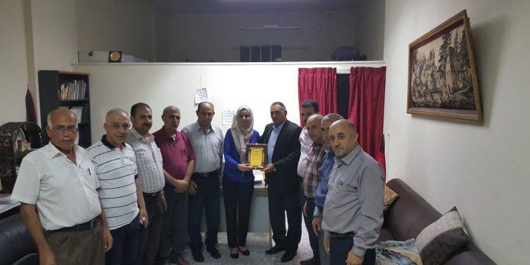 بلدية حلحول تهنىء الزميل هاني مرعب بسلامته و بتخرج ابنته من كلية الطب