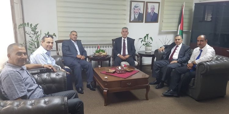 بلدية حلحول تعقد لقاء” مع معالي وزير الحكم المحلي