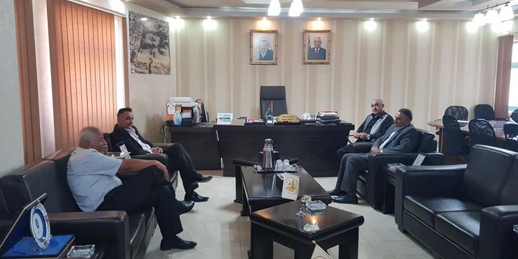 بلدية حلحول تستقبل مدير عام الحكم المحلي / الخليل