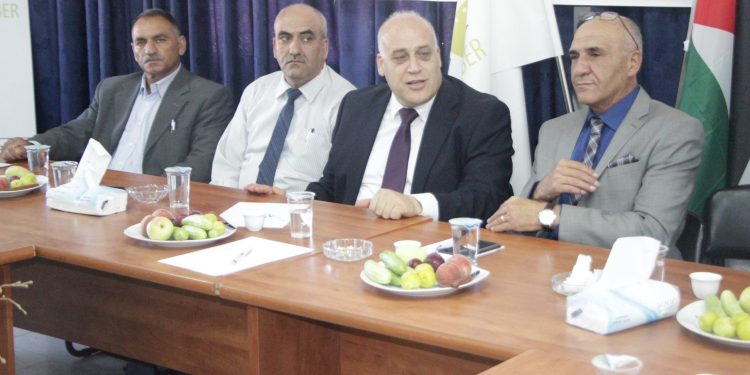 بلدية حلحول تلتقي بمعالي وزير العمل الفلسطيني