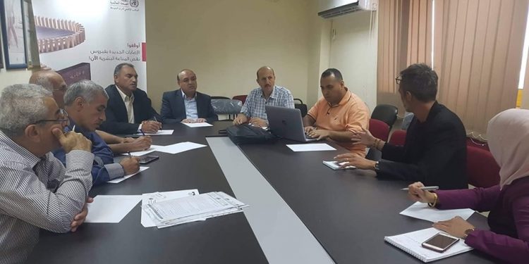 بلدية حلحول تلتقي بطاقم وزارة الصحى