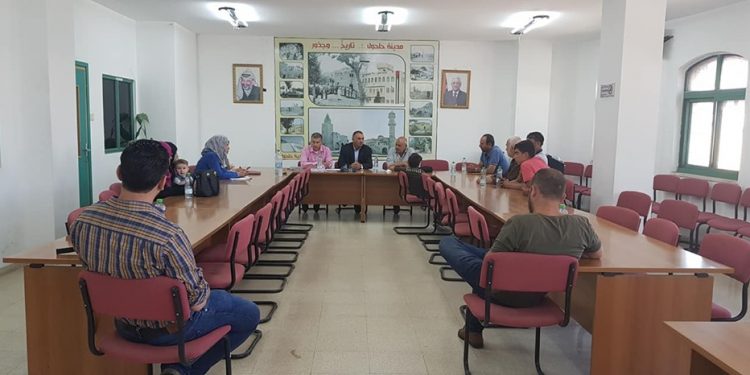 بلدية حلحول تستضيف اجتماعاً لمديرية الزارعة