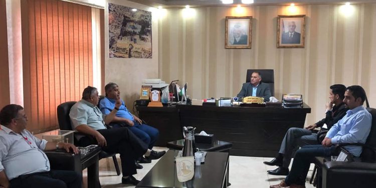 بلدية حلحول تستقبل وفداً من صحة شمال الخليل
