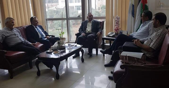 بلدية حلحول تعقد لقاءً مع صندوق تطوير وإقراض البلديات