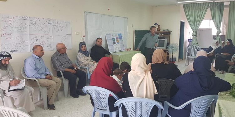 بلدية حلحول تعقد لقاءً حول الشفافية المالية والإدارية في البلديات .