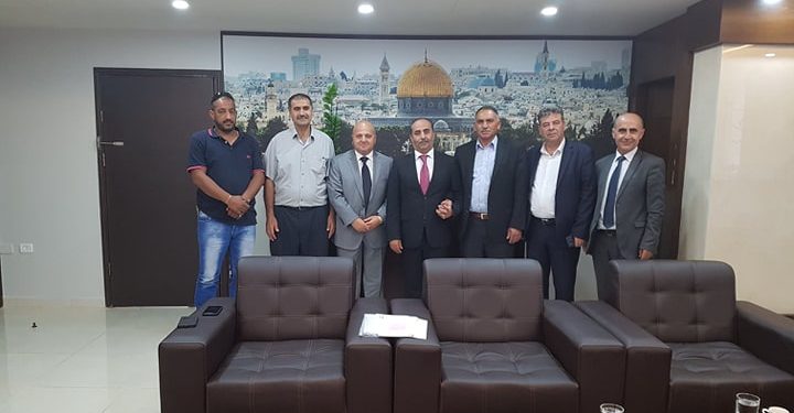 بلدية حلحول تعقد لقاء” مع معالي وزير الزراعة الاستاذ رياض عطاري