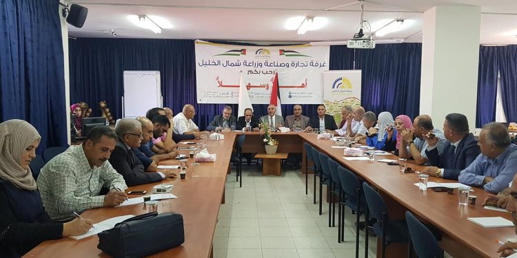 بلدية حلحول تشارك في الاجتماع الخاص باستكمال الاستعدادات لاطلاق مهرجان العنب الفلسطيني الثامن في حلحول.::