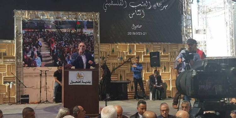 بحضور رسمي وجماهيري كبيرين ، افتتاح مهرجان العنب الفلسطيني الثامن ‏في مدينة حلحول