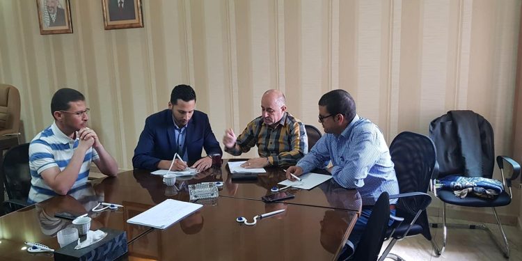 بلدية حلحول تستقبل وفدا” من المجلس الأعلى للشباب والرياضه للبدء بتجهيز ارض ملعب بلدية حلحول للإستلام النهائي