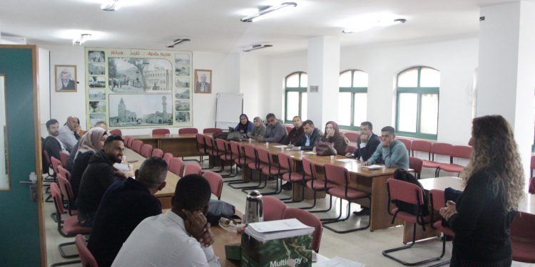بلدية حلحول تستضيف ورشة تدريبة لمجموعة من المعلمين