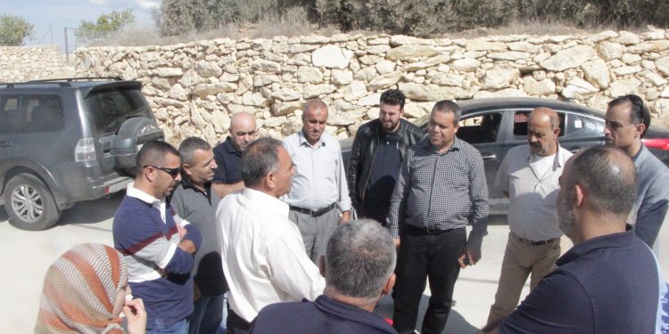 بلدية حلحول تقوم بجولة ميدانية رفقة ممثلي عن وزارة الحكم المحلي واستشاري البنك الاسلامي للتنمية لطريق ارنبا ( الرابط بين حلحول وبيت اولا )
