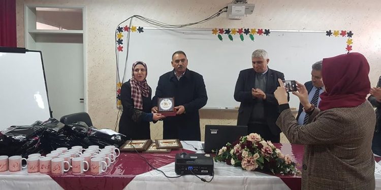 ::.بلدية حلحول تشارك في فعالية التكريم التي اقامتها مدرسة بنات حلحول الاساسية الوكاله بعد استكمال اعمال الصيانه فيها