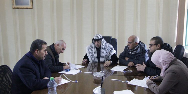 بلدية حلحول توقع اتفاقية لتوريد وتركيب وتشغيل وصيانة شبكة توزيع كهربائية