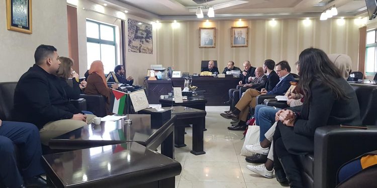 بلدية حلحول تستقبل وفداً من مجلس الخدمات المشترك للمياه والصرف الصحي وعددا” من الخبراء من سلطة المياه الفلسطينية و الهولنديه