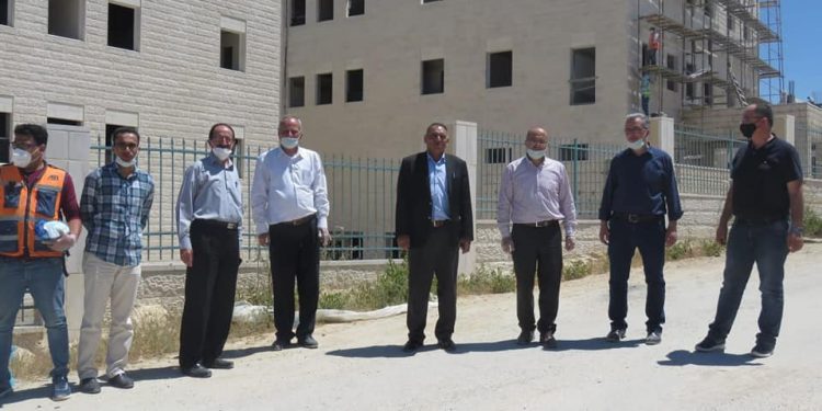 بلدية حلحول تقوم بزيارة تفقدية لمشروع بناء مستشفى الرئيس محمود عباس الحكومي